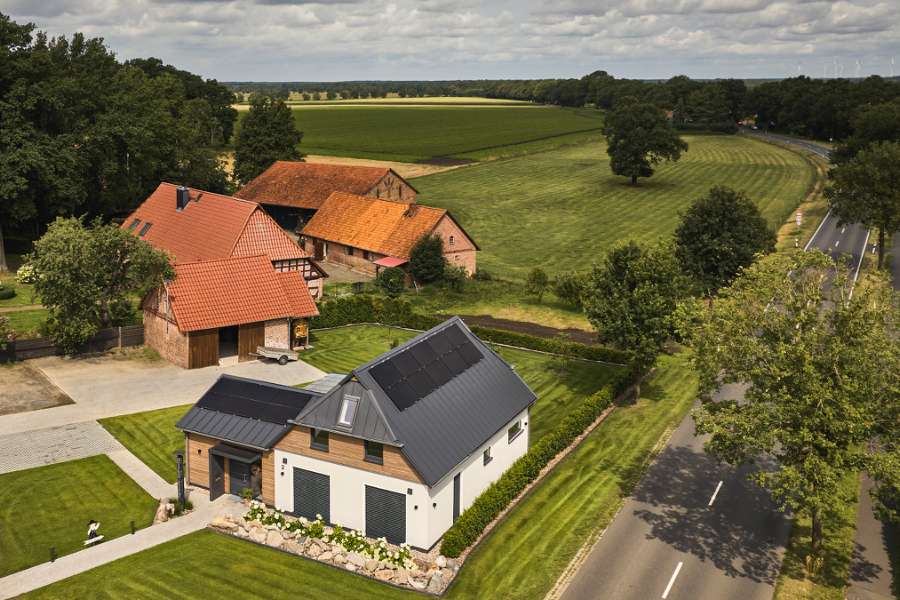 Charming combination of wood and steel profiles, Im Ziek 1, 27374 Visselhövede, Germany